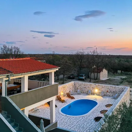 Sunset Villa *
